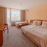 ホテル Perla Plaza Hotel
