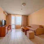Perla Plaza Hotel プリモルスコ