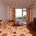 ホテル Perla Plaza Hotel 3*