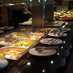 Perla Plaza Hotel ホテル 3*