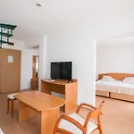 Perla Plaza Hotel 3*