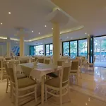 Perla Plaza Hotel ホテル プリモルスコ