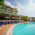 Perla Plaza Hotel プリモルスコ