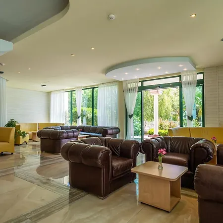 Perla Plaza Hotel