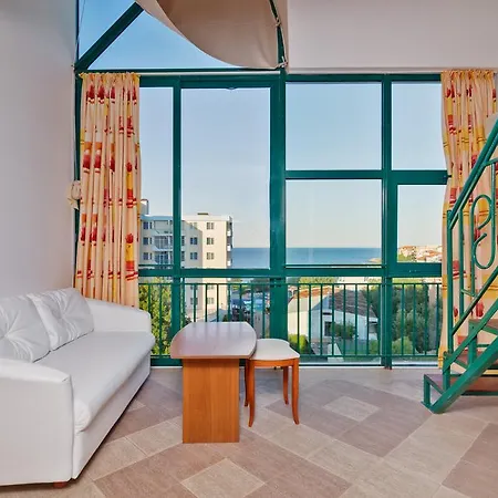 Perla Plaza 3*