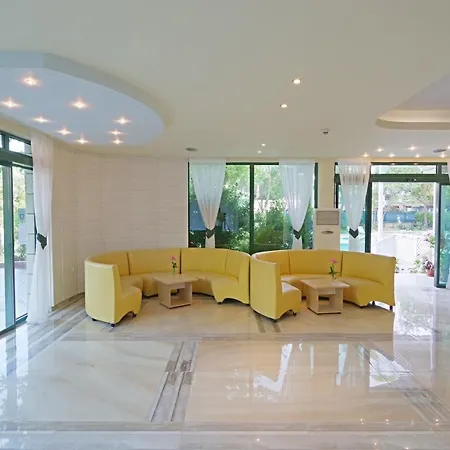 Hotel Perla Plaza