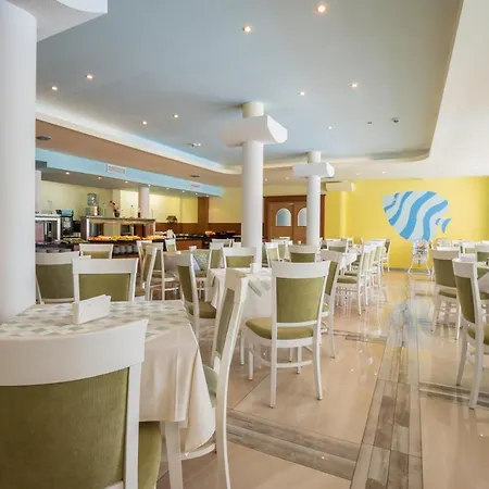 Hotel Perla Plaza 3*