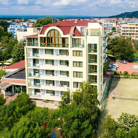 Perla Plaza
