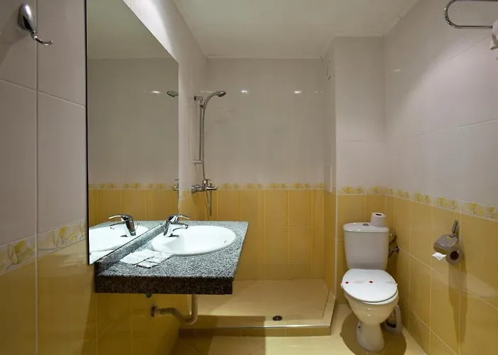 Hotel Perla Plaza 3*