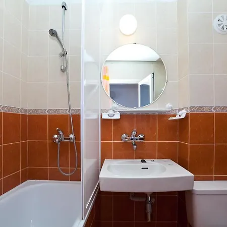 Hotel Perla Plaza Hotel 3*