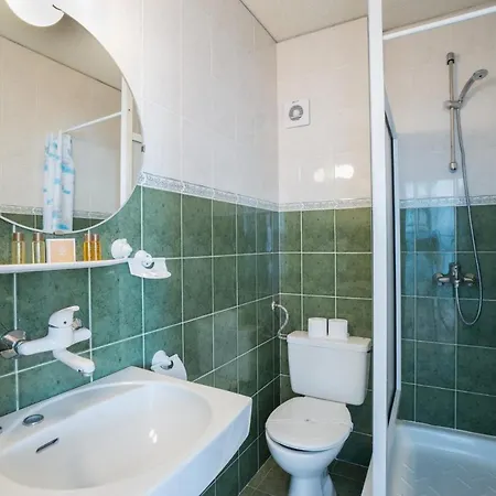 Hotel Perla Plaza Hotel 3*