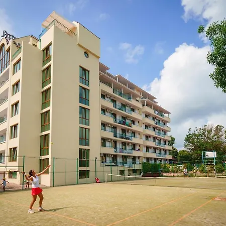 Perla Plaza Hotel Hotel 3*