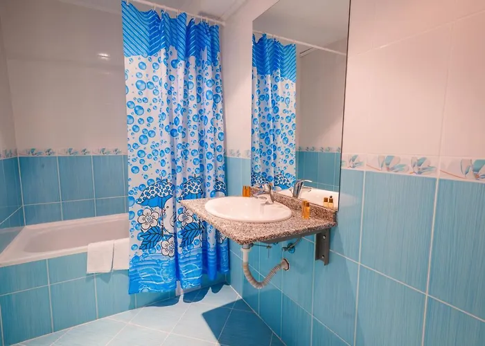 מלון Perla Plaza