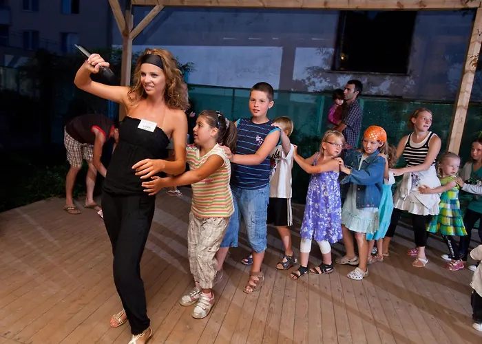 מלון Perla Plaza 3*