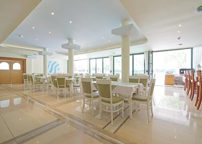 Perla Plaza פרימורסקו