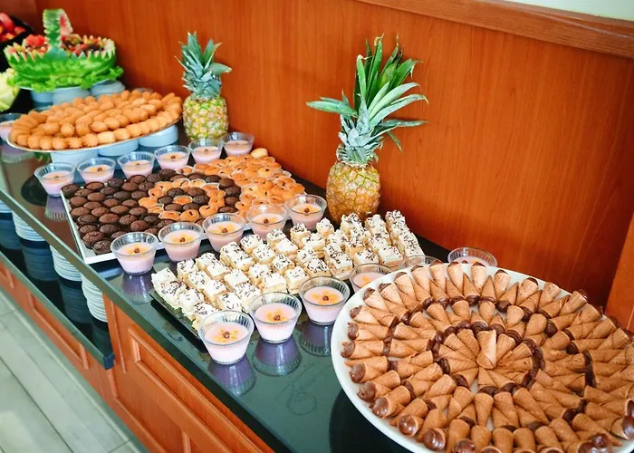 فندق Perla Plaza 3*